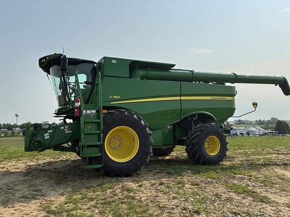 Image of John Deere S780 Primary image
