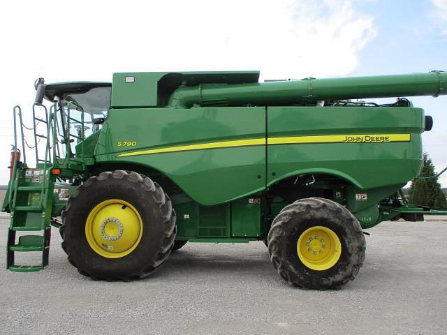 Image of John Deere S780 equipment image 2