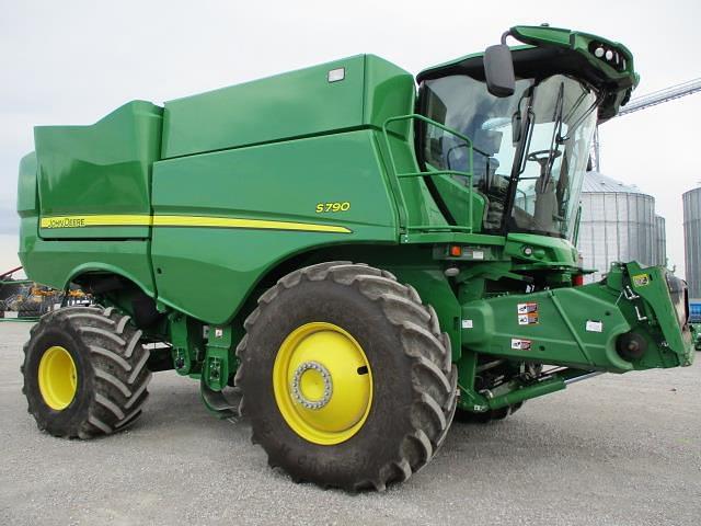 Image of John Deere S780 equipment image 1