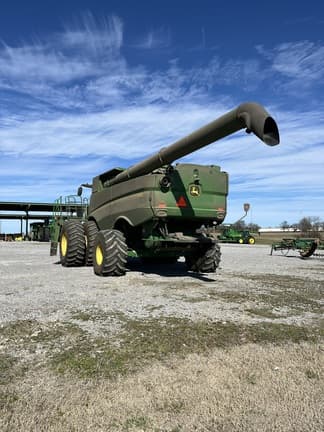 Image of John Deere S780 equipment image 2