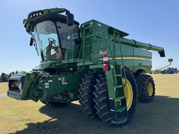 Image of John Deere S780 equipment image 2