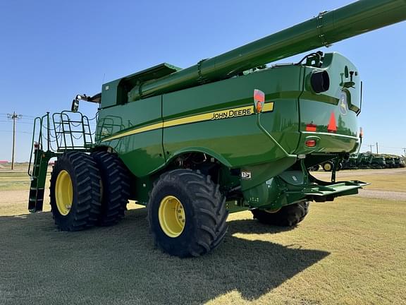 Image of John Deere S780 equipment image 4