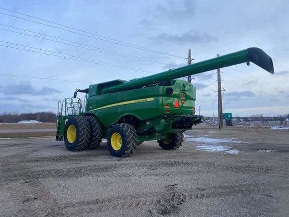 Image of John Deere S780 equipment image 3