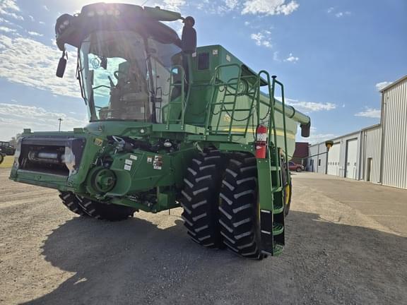 Image of John Deere S780 equipment image 3