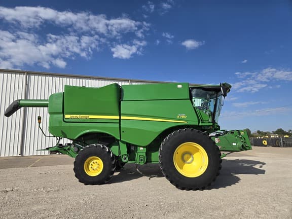 Image of John Deere S780 equipment image 1