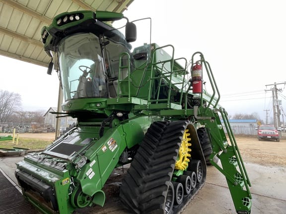 2021 John Deere S780 Equipment Image0