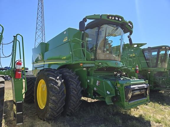 Image of John Deere S780 equipment image 1