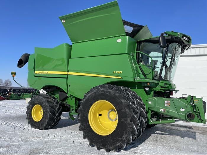 Main image John Deere S780