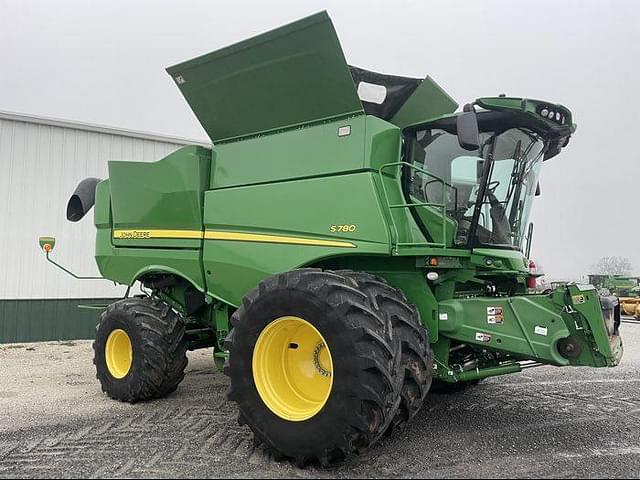 Image of John Deere S780 equipment image 1