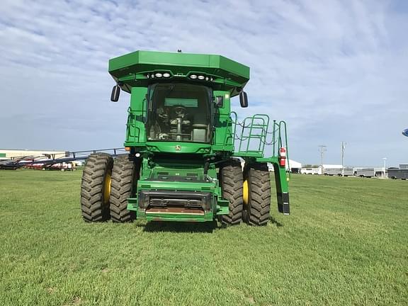 Image of John Deere S780 equipment image 1