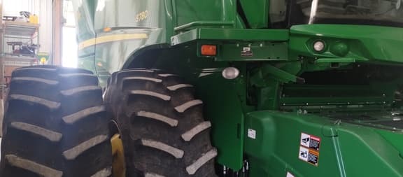 Image of John Deere S780 equipment image 2