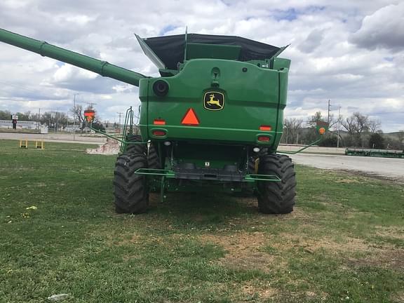 Image of John Deere S780 equipment image 4