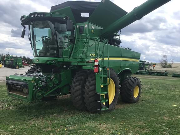 Image of John Deere S780 equipment image 2