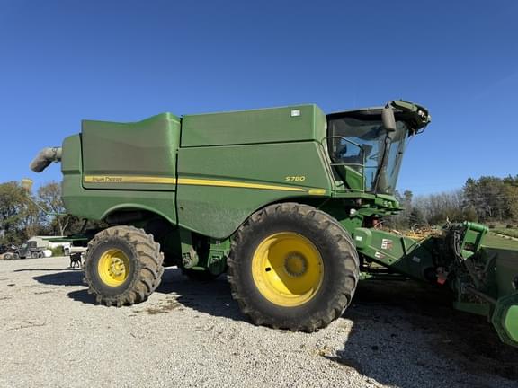 Image of John Deere S780 equipment image 2