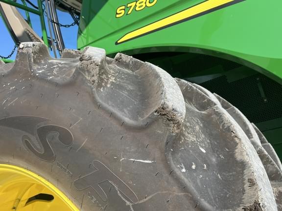 Image of John Deere S780 equipment image 2