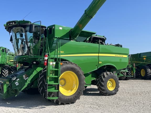 Image of John Deere S780 equipment image 2