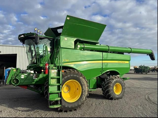 Image of John Deere S780 equipment image 2