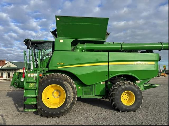 Image of John Deere S780 equipment image 1