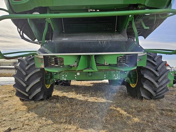 Image of John Deere S780 equipment image 4
