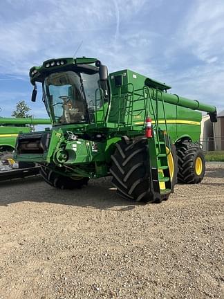 Image of John Deere S780 equipment image 1