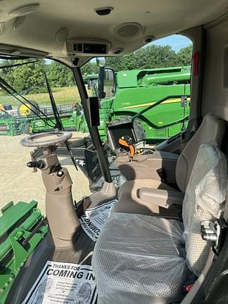 Image of John Deere S780 equipment image 4