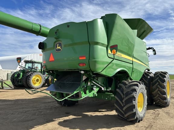 Image of John Deere S780 equipment image 4