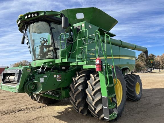 Image of John Deere S780 equipment image 1