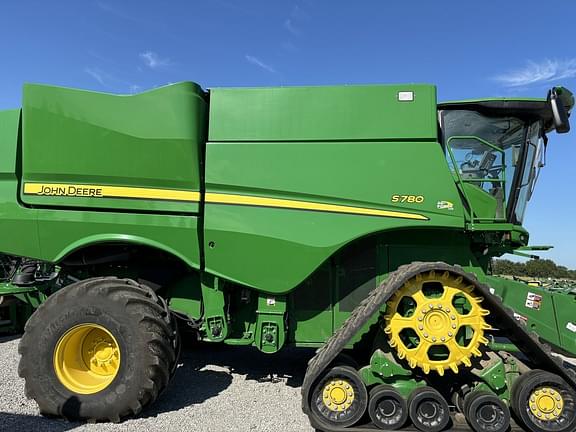 Image of John Deere S780 equipment image 1