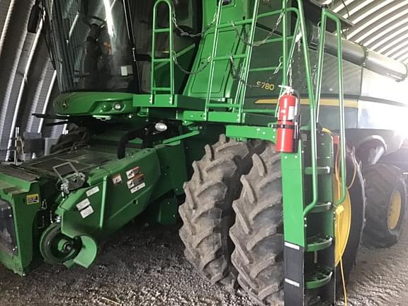 Image of John Deere S780 Image 0