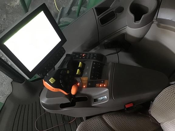 Image of John Deere S780 Image 1