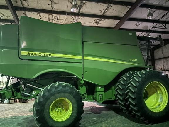 Image of John Deere S780 equipment image 1