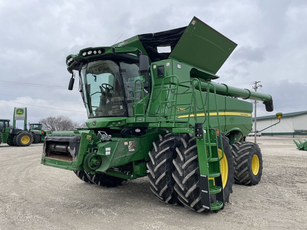 2021 John Deere S780 Equipment Image0