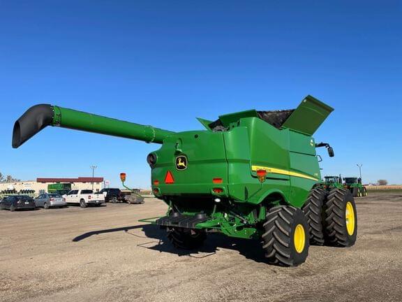 Image of John Deere S780 equipment image 4