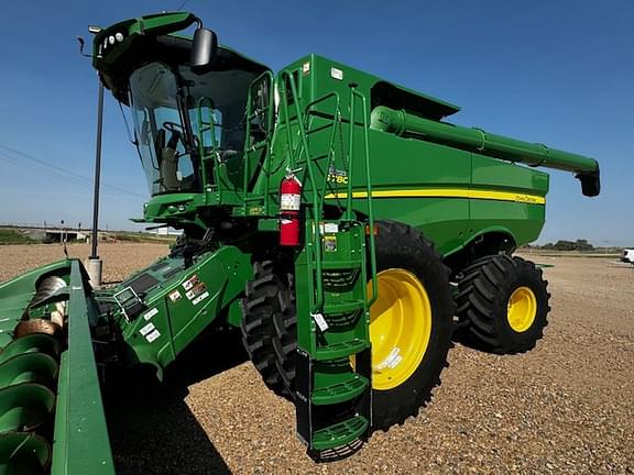 Image of John Deere S780 equipment image 4