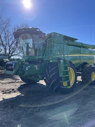 Image of John Deere S780 equipment image 1