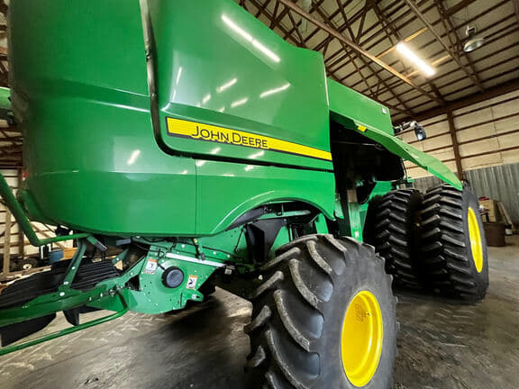 Image of John Deere S780 equipment image 4