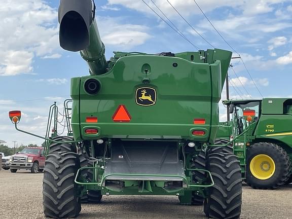 Image of John Deere S780 equipment image 1