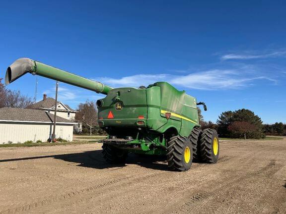 Image of John Deere S780 Image 1