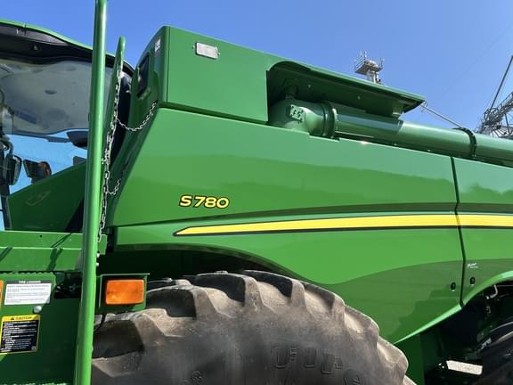 Image of John Deere S780 equipment image 1