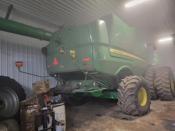 Image of John Deere S780 equipment image 1