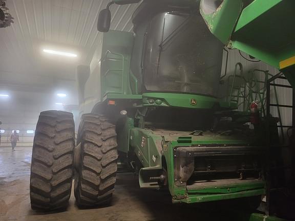 Image of John Deere S780 equipment image 2