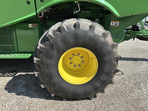 Image of John Deere S780 equipment image 3