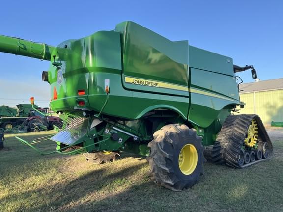 Image of John Deere S780 equipment image 4