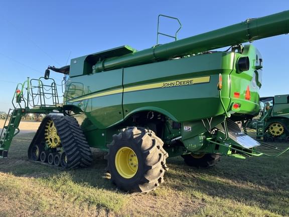 Image of John Deere S780 equipment image 1