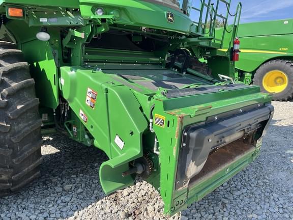 Image of John Deere S780 equipment image 2