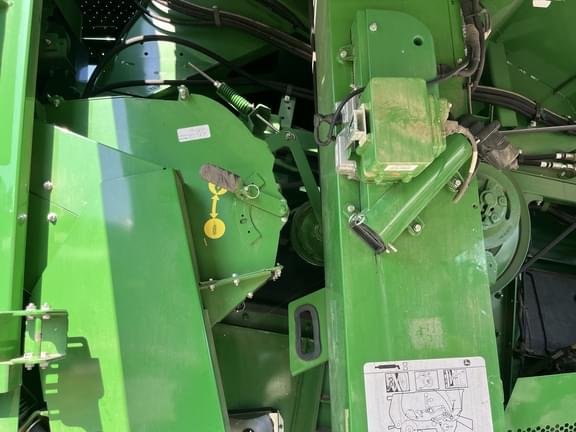 Image of John Deere S780 equipment image 4