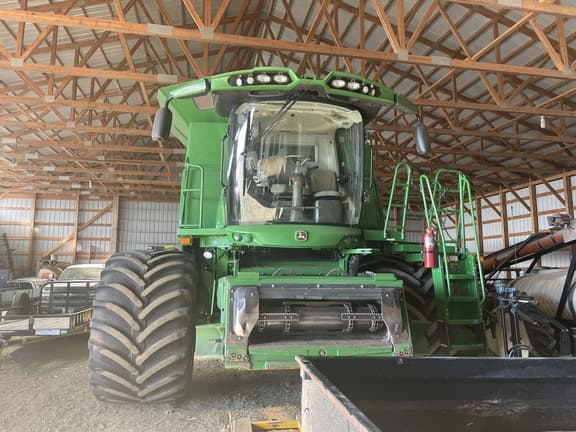 Image of John Deere S780 equipment image 1