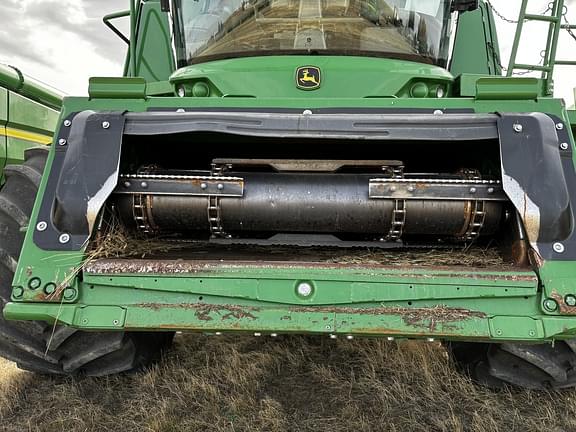 Image of John Deere S780 equipment image 4