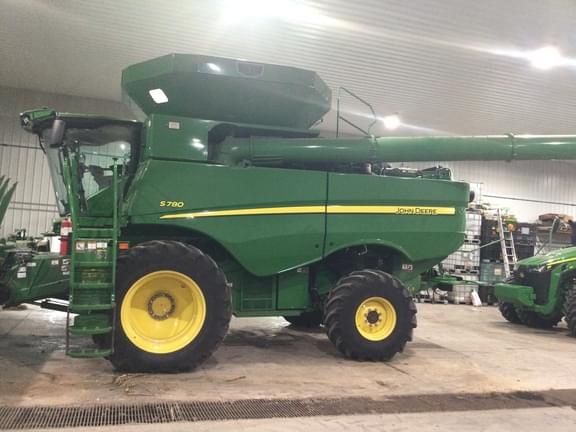Image of John Deere S780 equipment image 1