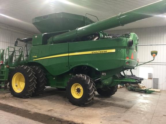 Image of John Deere S780 equipment image 2